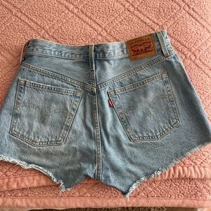 Levi’s shorts size 28 W